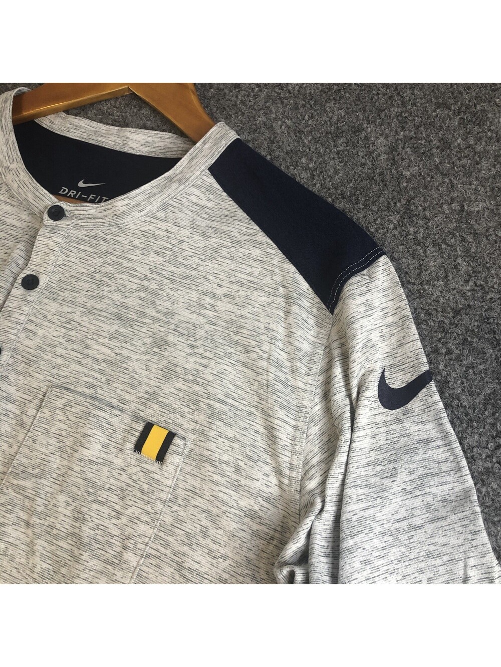 Nike Michigan Wolverines Football 3/4 Sleeve Henley Shirt Mens Large Gray